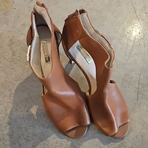 Louise et Cie Tan Leather Peep-Toe Heels